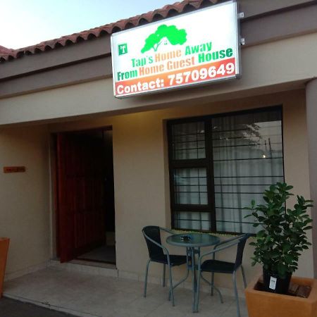 Tap'S Home Away From Home Gaborone Exteriör bild