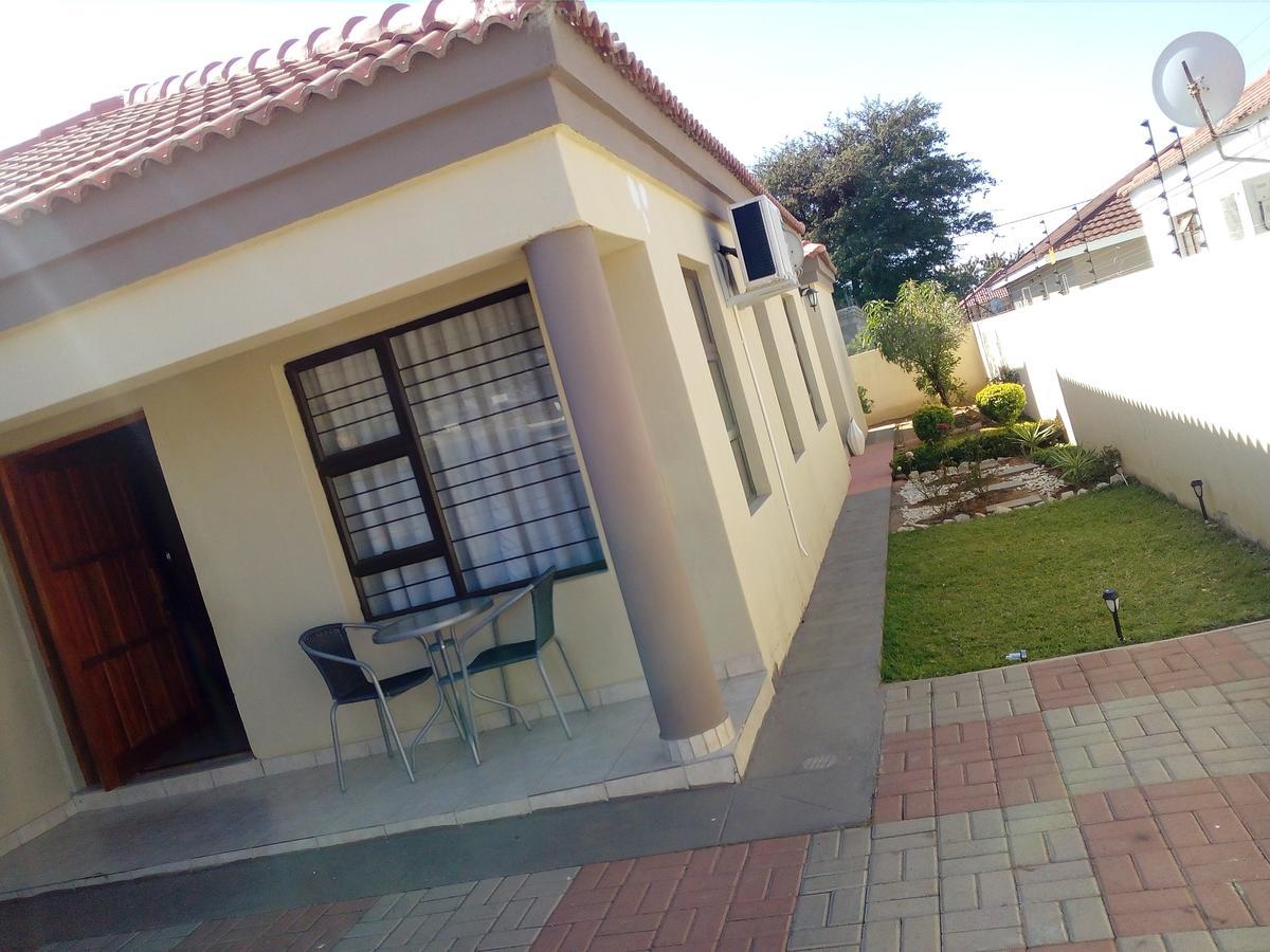 Tap'S Home Away From Home Gaborone Exteriör bild