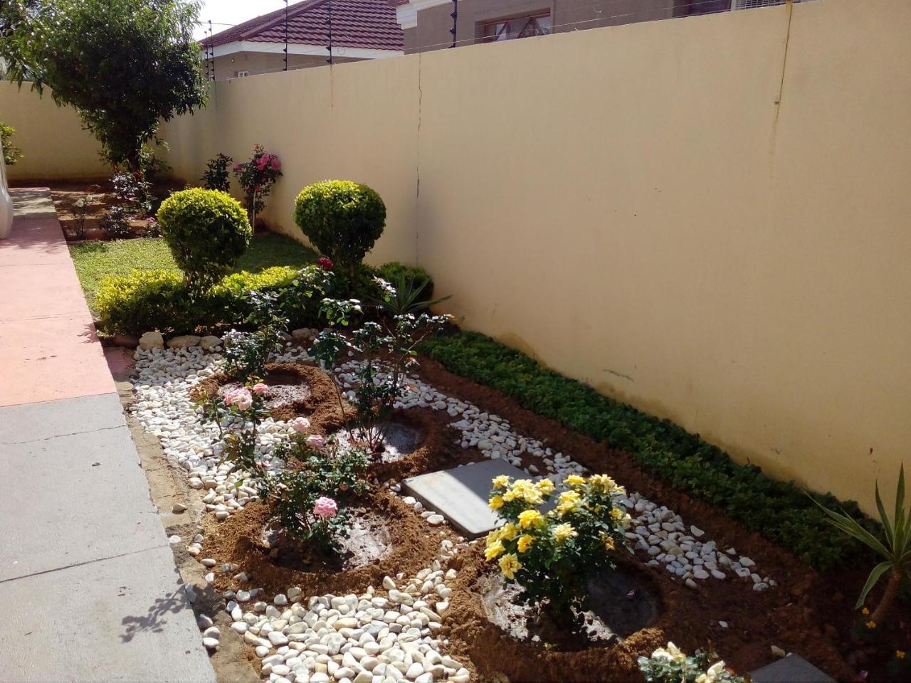 Tap'S Home Away From Home Gaborone Exteriör bild