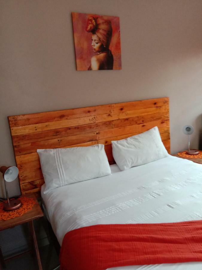 Tap'S Home Away From Home Gaborone Exteriör bild